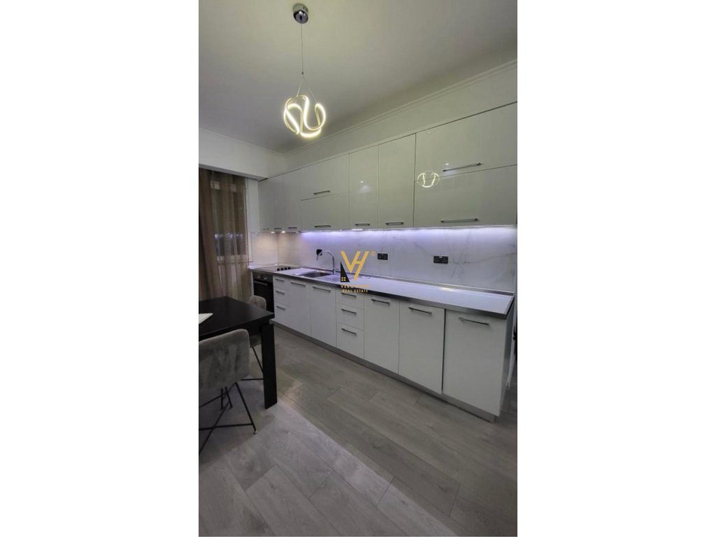 JEPET APARTAMENT 2+1 ME QIRA TE KOPSHTI ZOOLOGJIK 55.000 LEKE 2
