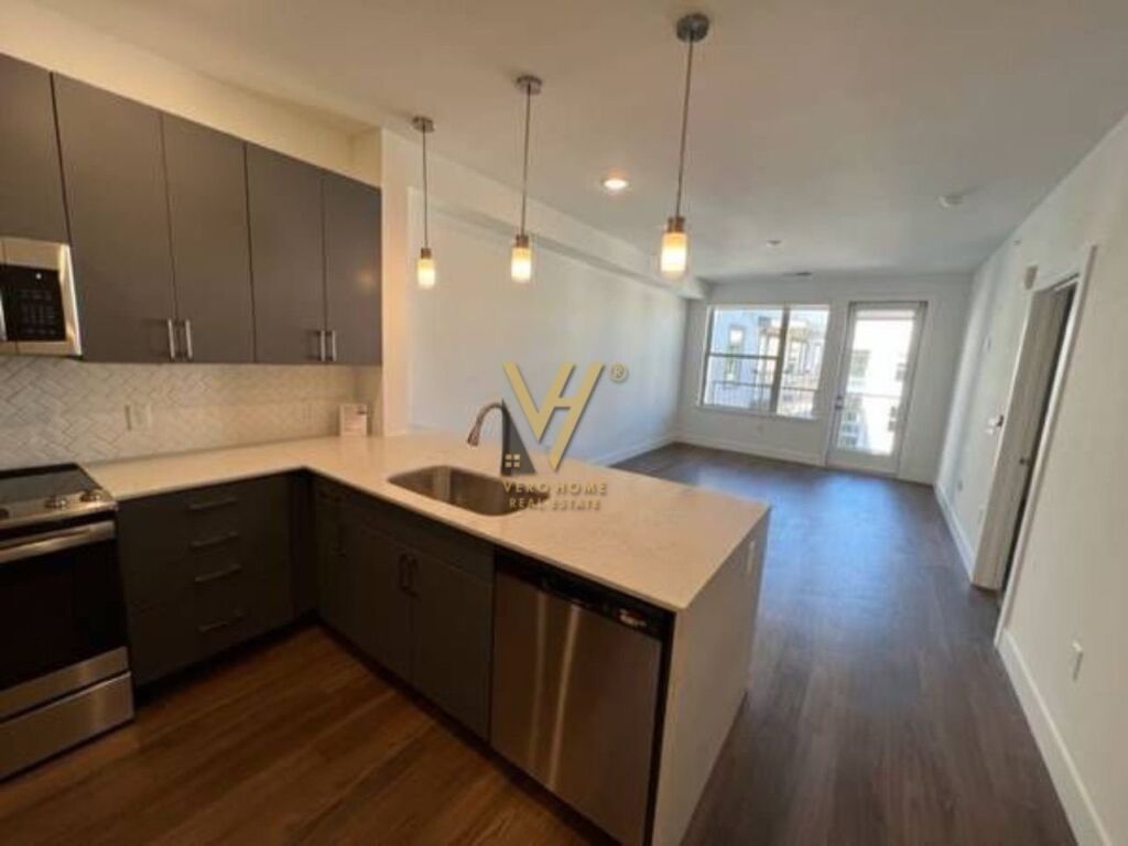 Shitet Apartament 3+1+2 te Kopshti Botanik 128 m2