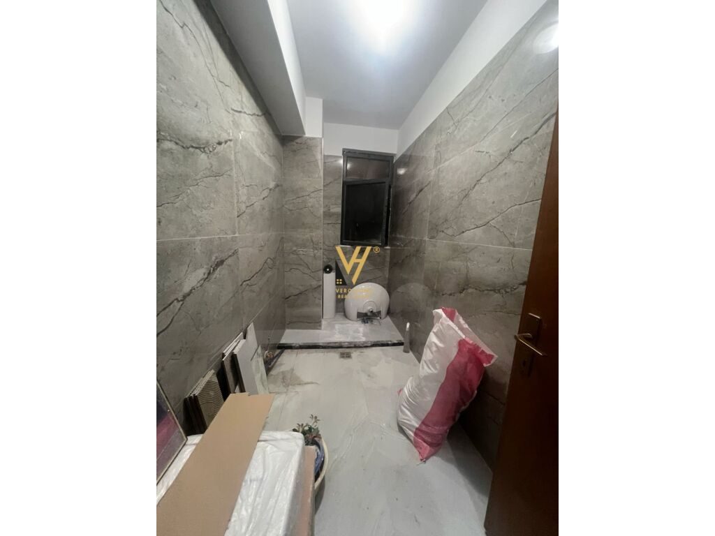 Jepet Zyre me qera te Blloku , Rruga Perlat Rexhepi 40 m2 4