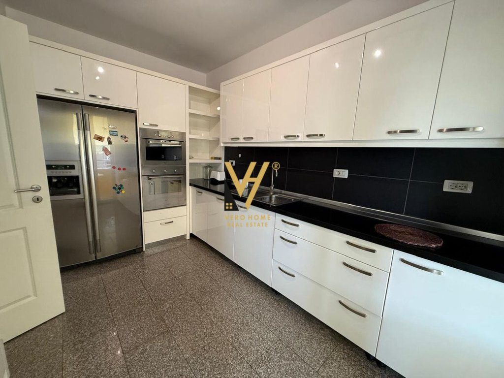 JEPET APARTAMENT 3+1+3+2BLK ME QIRA TE RZ.TOUCH OF SUN, SAUK 180.000 LEKE 2