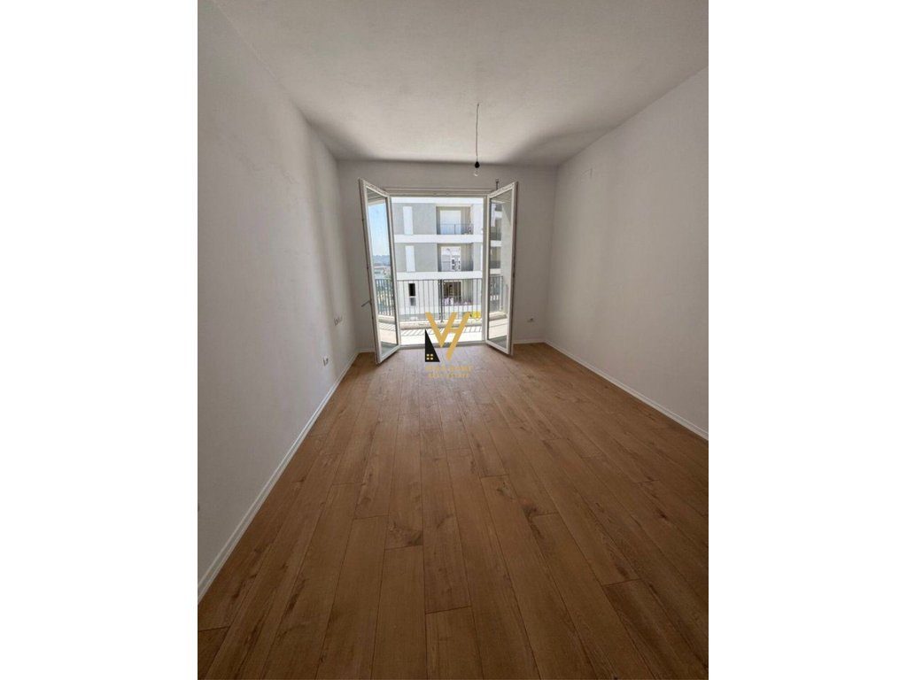 SHITET APARTAMENT 1+1+BLK UNIVERS CITY 72.000 EURO 2