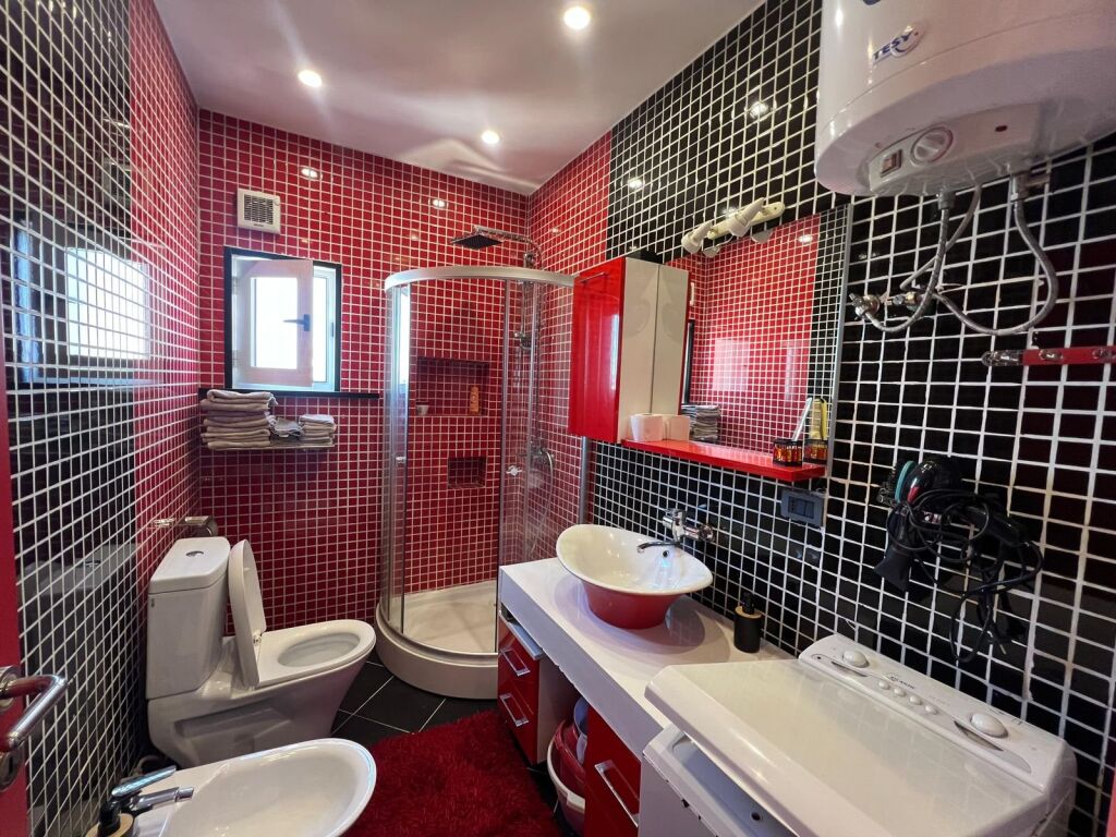 Jepet Apartament 1+1+ballkon me qera ne Durres 66 m2