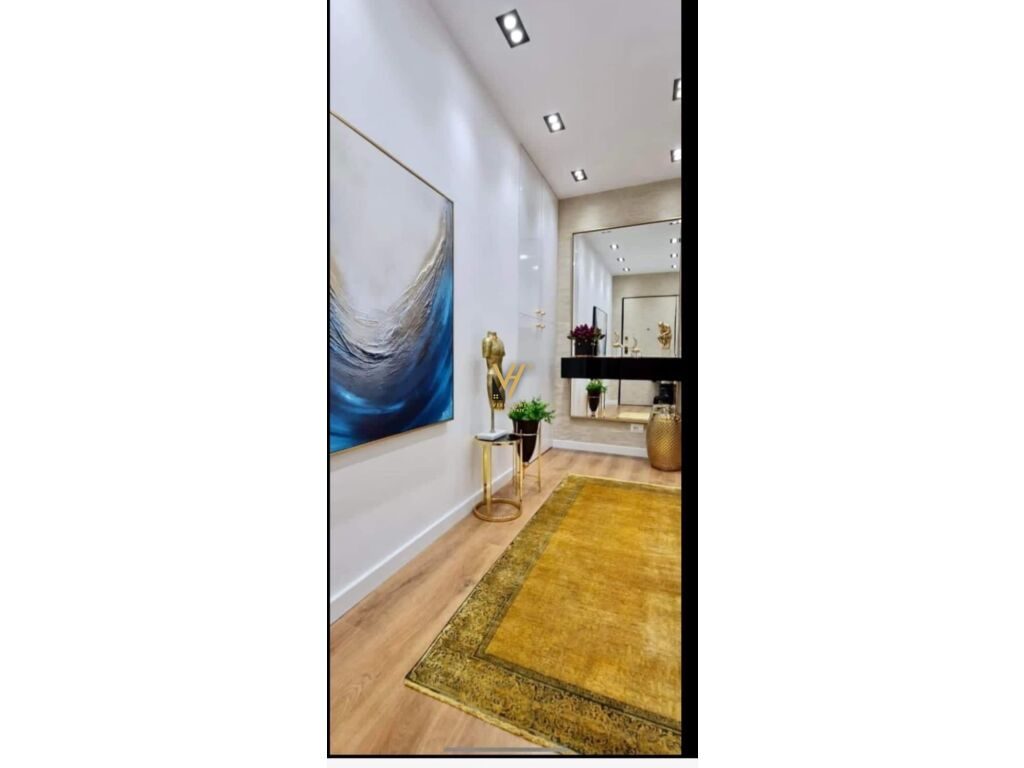 Jepet Apartament 2+1+2 me qera te Blloku 100 m2 2