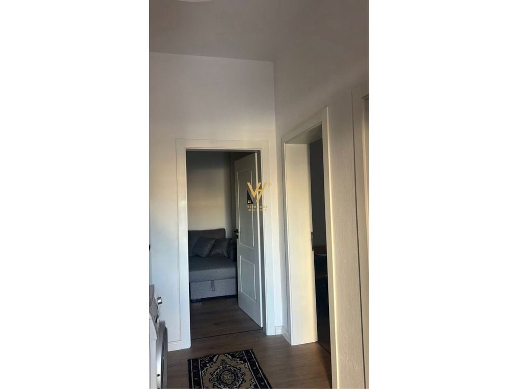 JEPET APARTAMENT 1+1 ME QIRA TE BULEVARDI I RI 400 EURO 4