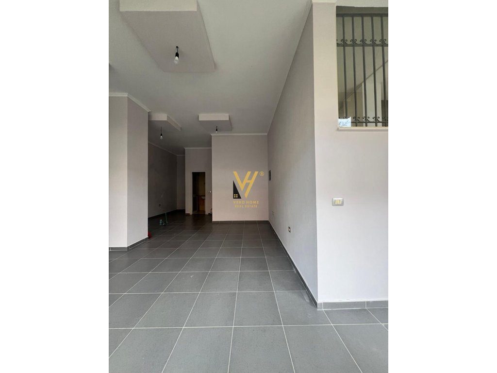 JEPET DYQAN 50 M2 ME QERA TE BUNKART 400 EURO