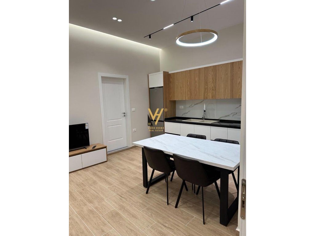 JEPET APARTAMENT 2+1 ME QIRA NE DON BOSKO 60.000 LEKE 2