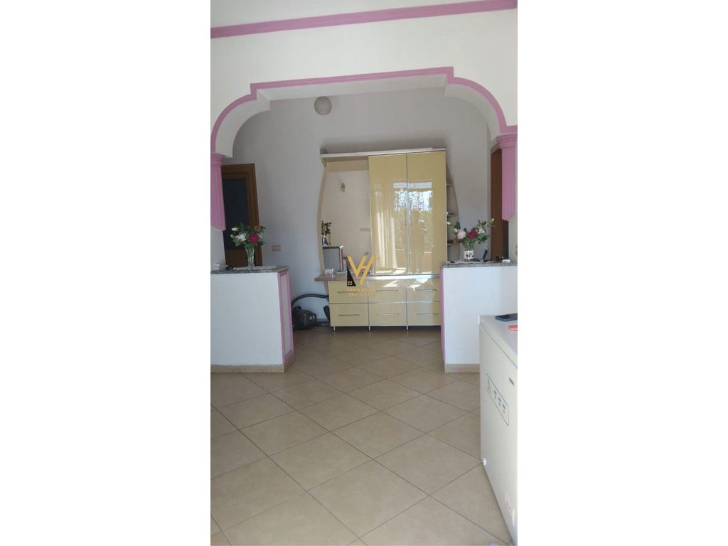 SHITET VILE DY KATESHE NE VLORE 750.000 EURO 3