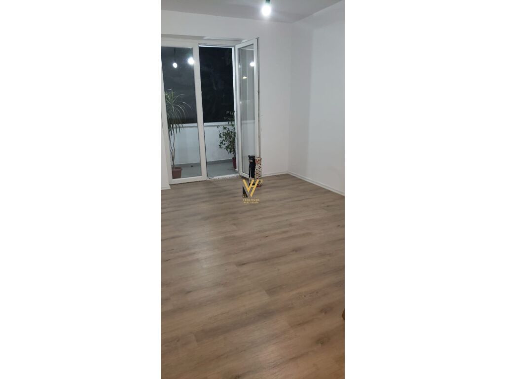 JEPET ZYRE 90M2 ME QERA NE BLLOK 600 EURO