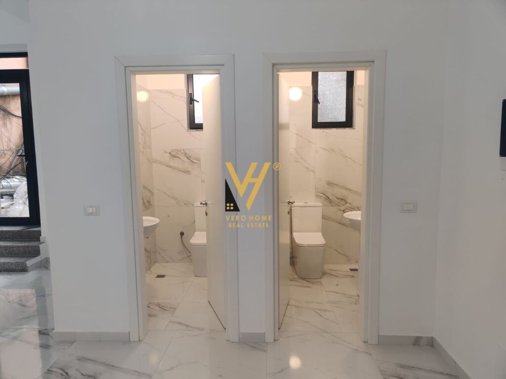 Jepet Dyqan me qera ne Bllok 110 m2 3
