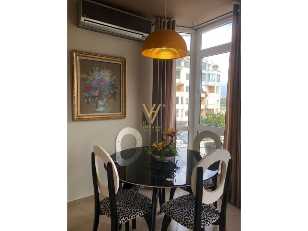 Jepet apartament 2+1 +1 te Liqeni Thate 120 m2 3