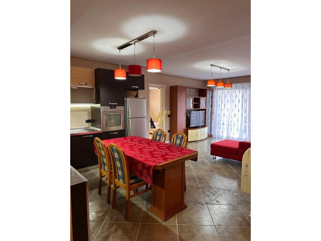JEPET APARTAMENT 2+1 ME QERA NE SELITE 75.000 LEKE 2