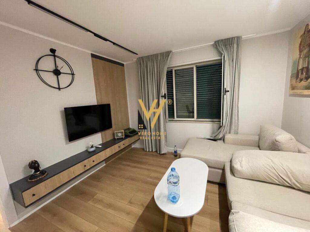 Jepet Apartament 1+1+ballkon me qera te Lulishtja , Komuna e Parisit 55 m2