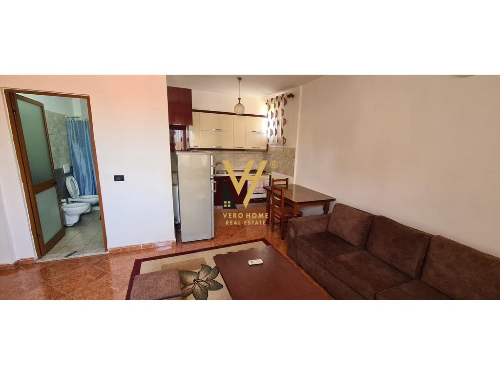 JEPET APARTAMENT 1+1 ME QERA TEK VILA GOLD, QENDER 50.000 LEKE 2