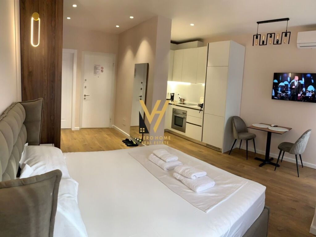 Jepet Garsoniere me qera ne Qender 45 m2 3