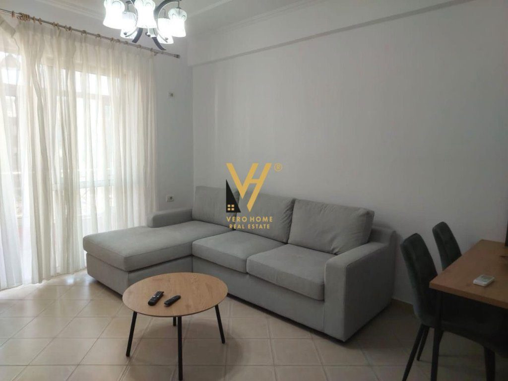JEPET APARTAMENT 1+1+BLK ME QERA TE KOMUNA E PARISIT 60.000 LEKE