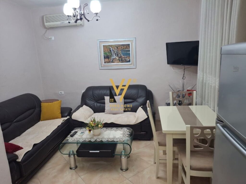 Jepet Apartament 1+1+ballkon me qera te Rruga e Dibres 55 m2