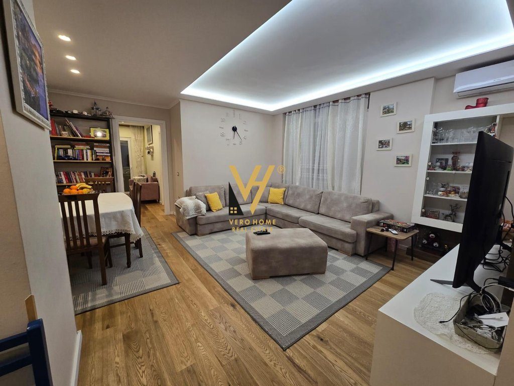 JEPET APARTAMENT 3+1 ME QIRA TE PAZARI I RI 80.000 LEKE