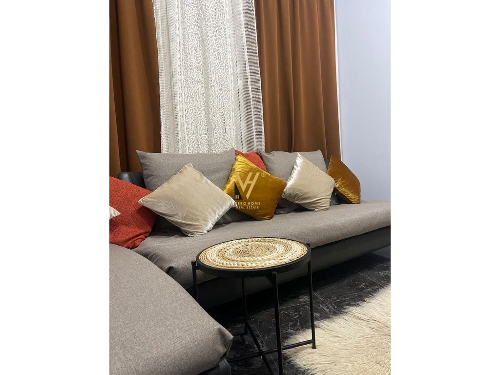 JEPET APARTAMENT 2+1+2 ME QIRA TE RRUGA E DIBRES 95.000 LEKE