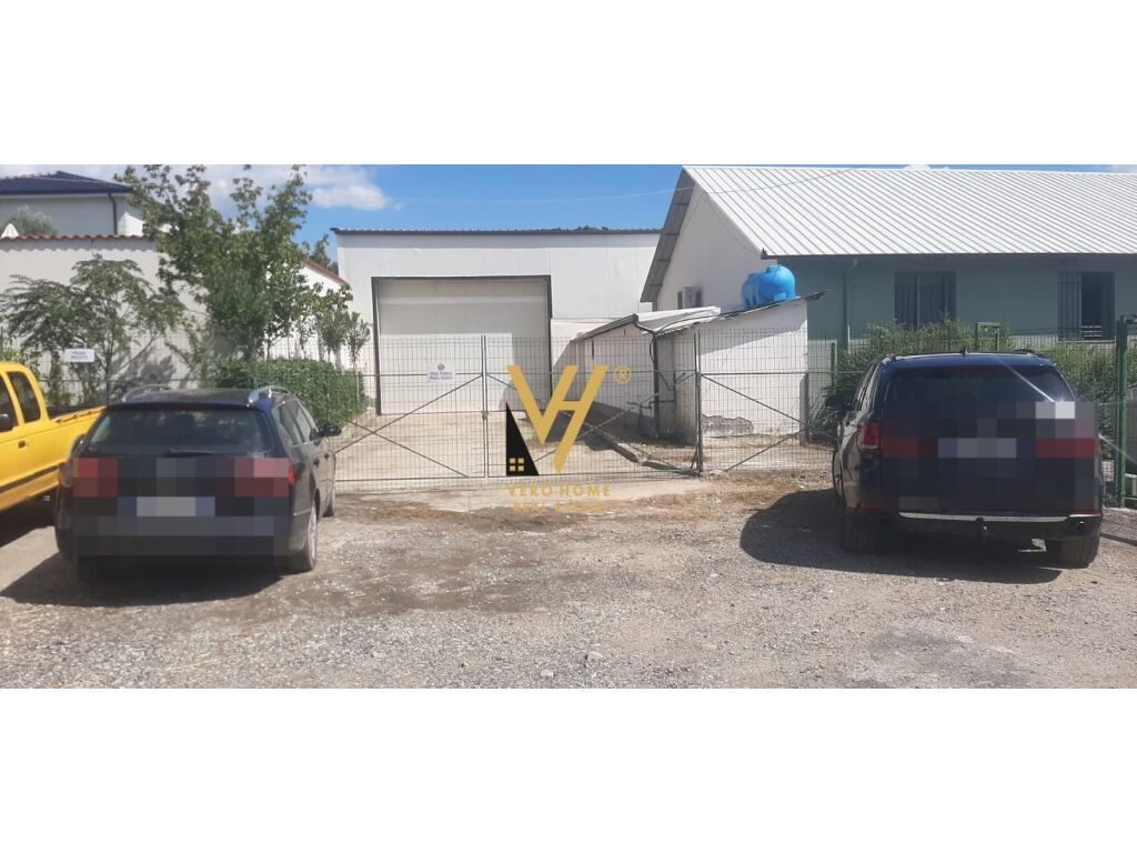Jepet Ambient Biznesi me qera ne Elbasan 2200 m2