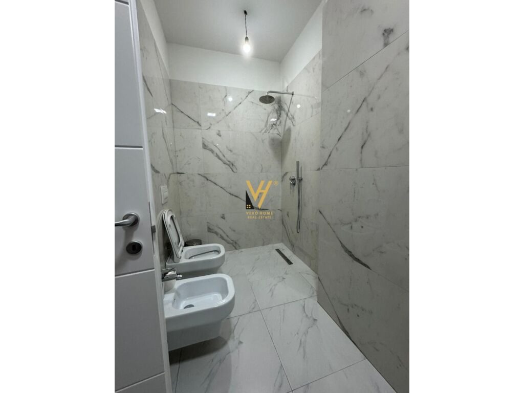 Jepet Apartament 2+1+2+ballkon me qera te Rruga e Kosovareve 110 m2 2
