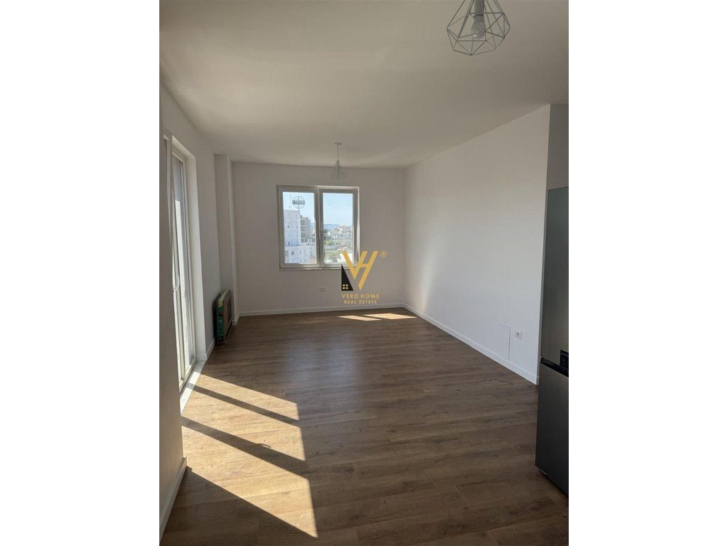 JEPET APARTAMENT 1+1+BLK ME QERA TE BULEVARDI I RI 450 EURO 3