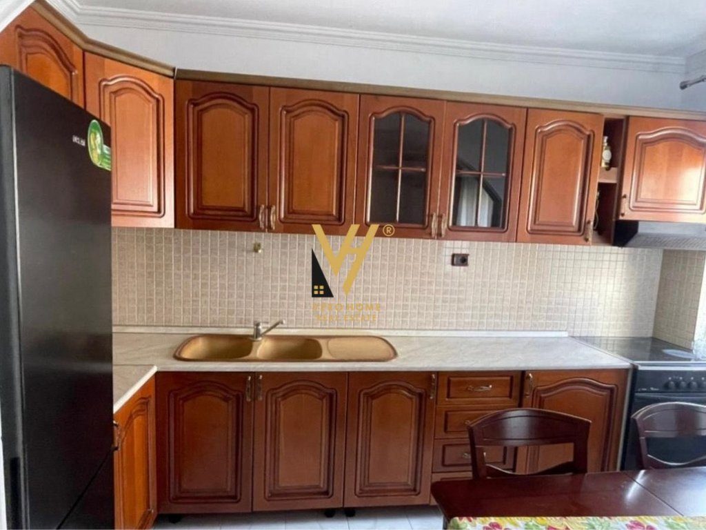 JEPET APARTAMENT 2+1 ME QIRA TE PARKU I AUTOBUZAVE 700 EURO 2