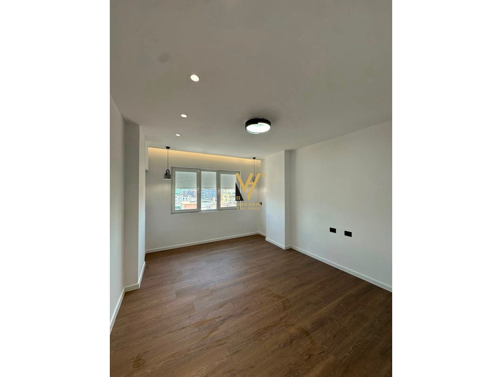 JEPET APARTAMENT 2+1+2+BLK ME QERA TE KOMUNA E PARISIT 70.000 LEKE 3