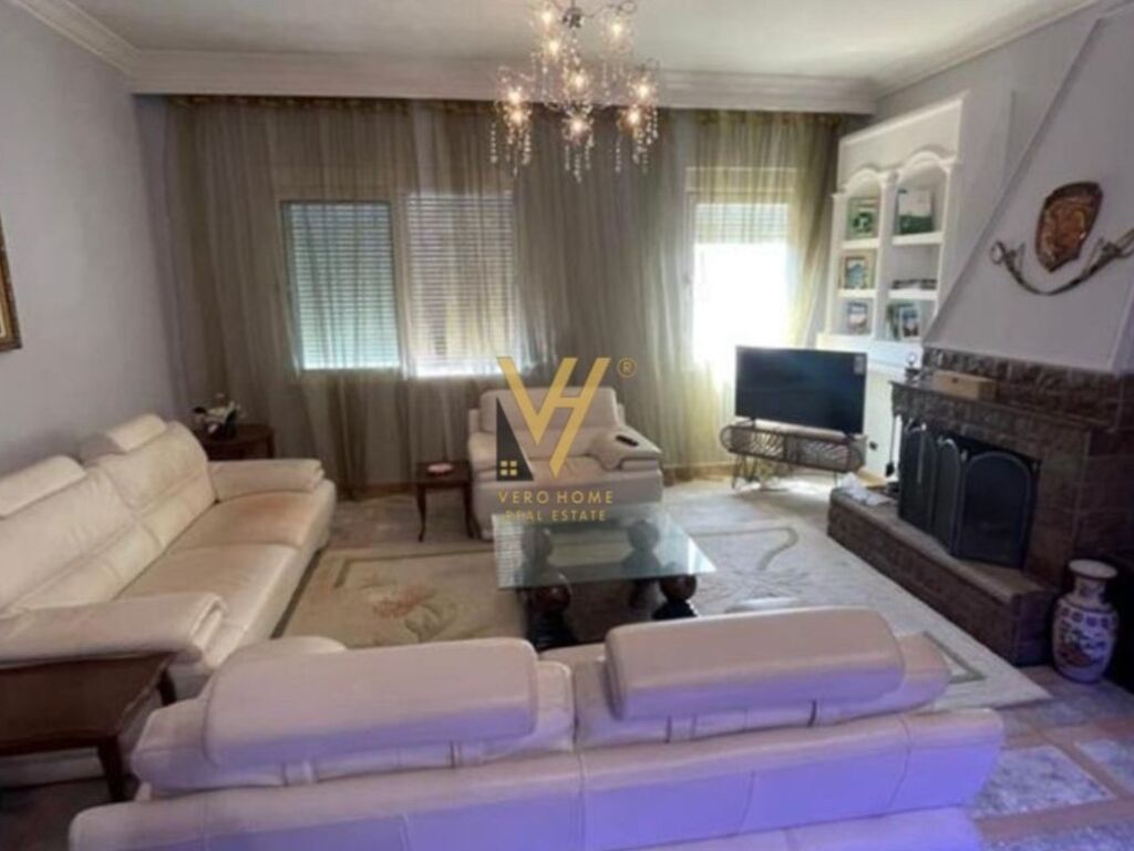 Jepet apartament 2+1 me qera te Blloku 100 m2 4