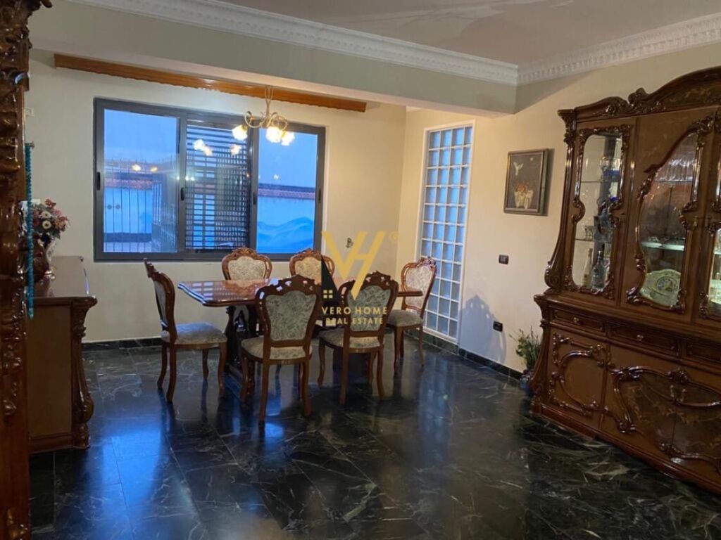 Jepet Apartament 3+1+2 me qera te Blloku 150 m2 2