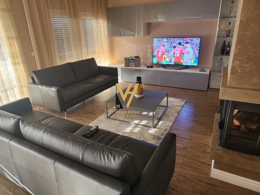 JEPET VILE DY KATESHE ME QERA NE MJULL BATHORE, LONG HILL REZIDENCE 2.000 EURO