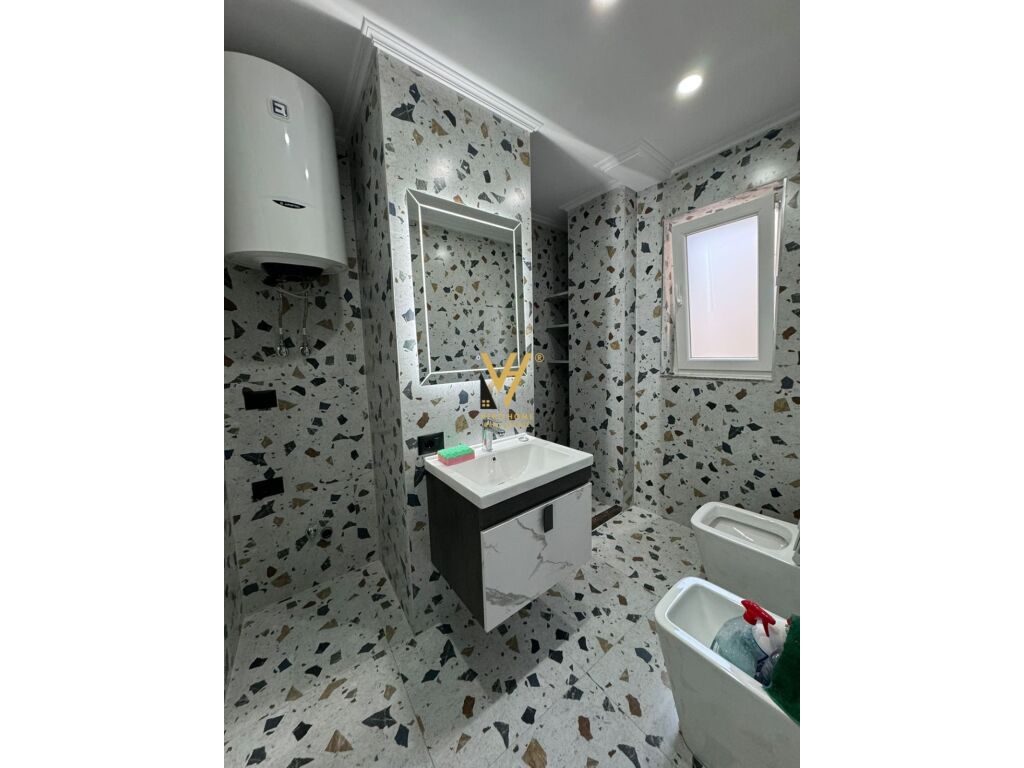 Shitet Apartament 2+1+ballkon te Stadiumi Dinamo 113 m2