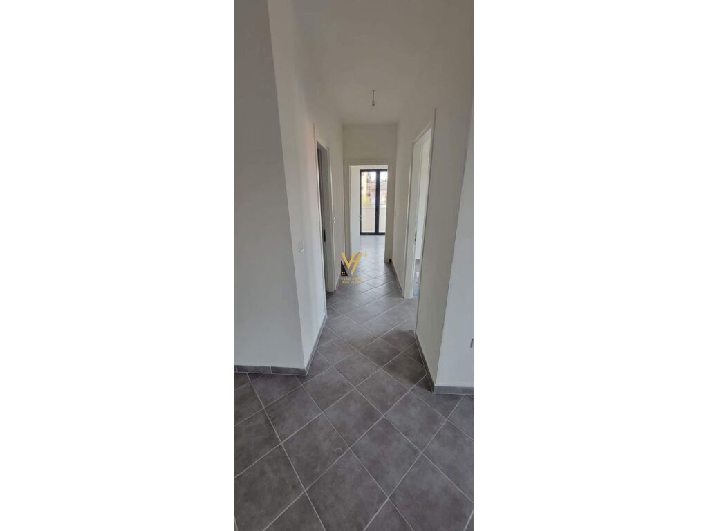 Jepet Apartament 2+1+2+ballkon me qera te Stacioni i Trenit 92 m2 3