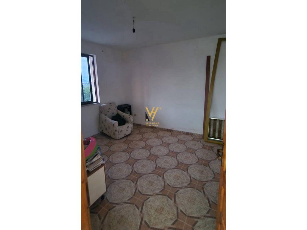 SHITET SHTEPI NJE KATESHENE PEZE E VOGEL 150.000 EURO 3