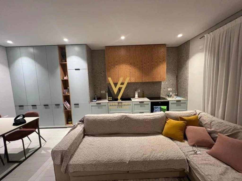 SHITET APARTAMENT 1+1+BLK TE KOM.SAN PIETRO, GJIRI LALZIT 230.000 EURO 2