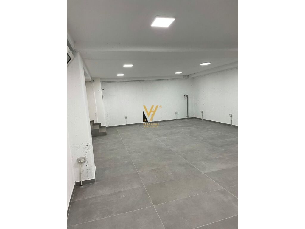 Jepet dyqan me qera te Rruga Jeronim De Rada 250 m2 2
