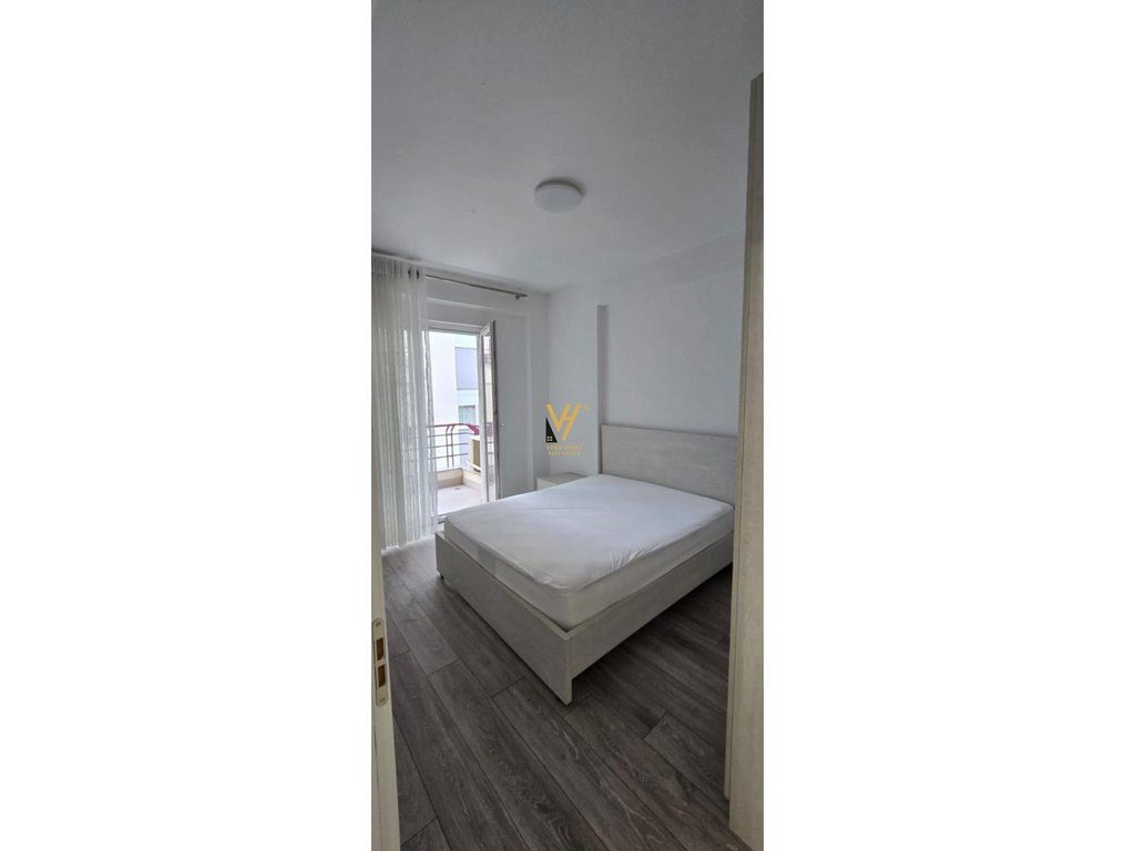 JEPET APARTAMENT 2+1+BLK ME QIRA TE LIQENI I THATE 630 EURO 3