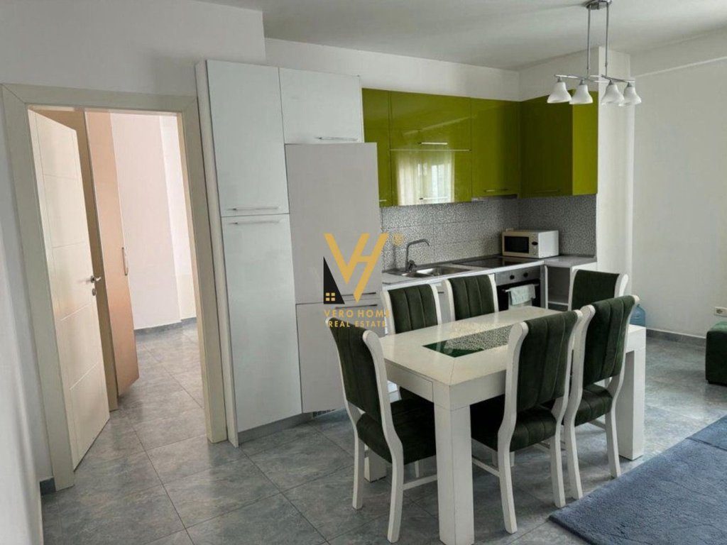 JEPET APARTAMENT 1+1+BLK ME QERA TE KOPSHTI BOTANIK 55.000 LEKE 2