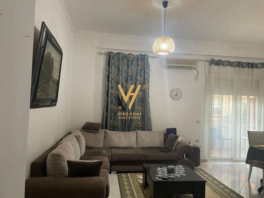 Jepet Apartament 2+1+ballkon me qera te Kodra e Diellit 93 m2