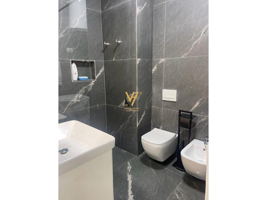JEPET APARTAMENT 1+1+BLK ME QERA TE KOMPLEKSI OLIMPIK, KOMUNA E PARISIT 85.000 LEKE 4