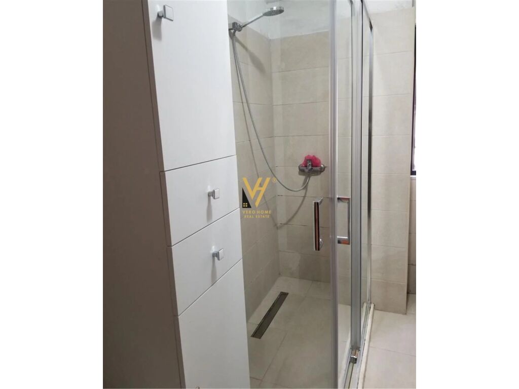 Shitet Apartament 2+1+2+ballkon te Ish Blloku 112 m2 4