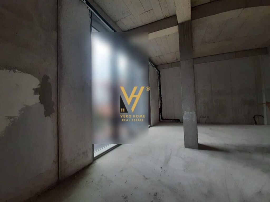 Jepet zyre me qera te Rruga e Barrikadave 160 m2 3