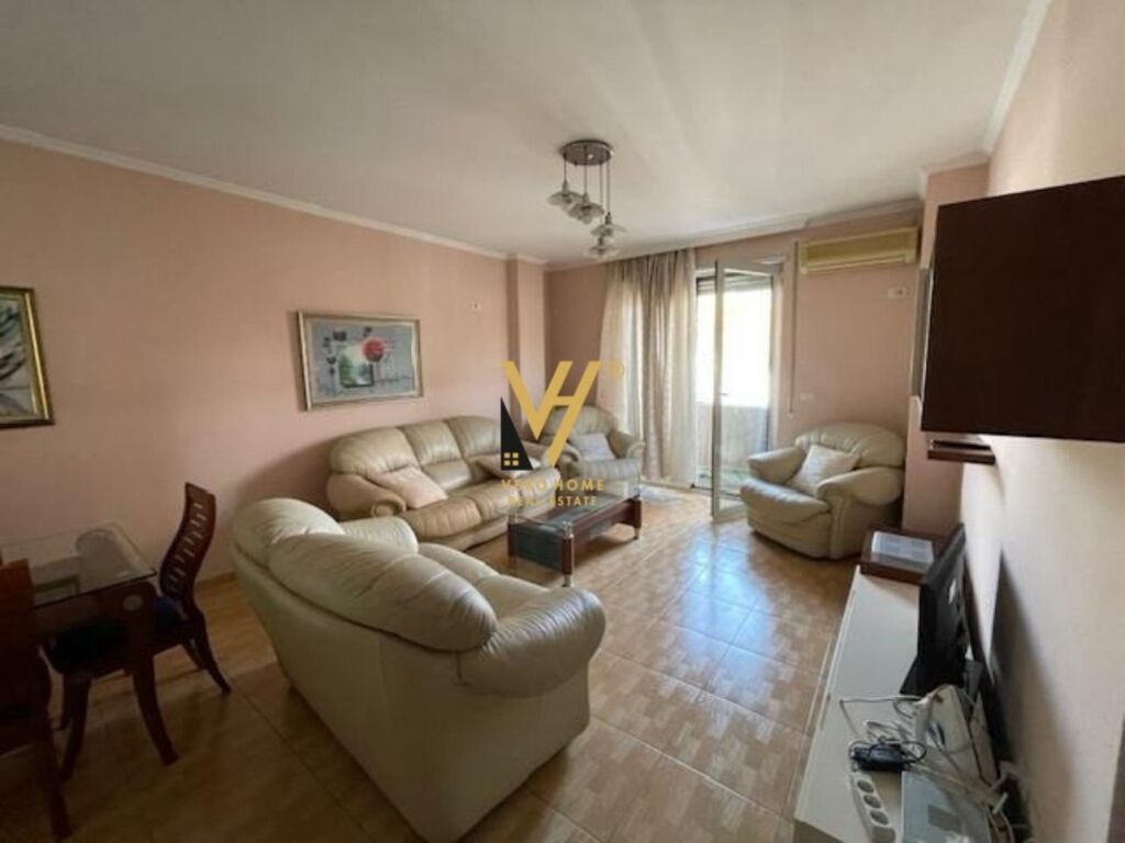 Shitet apartament 2+1+ballkon te Rruga Mustafa Matohiti 113 m2 2