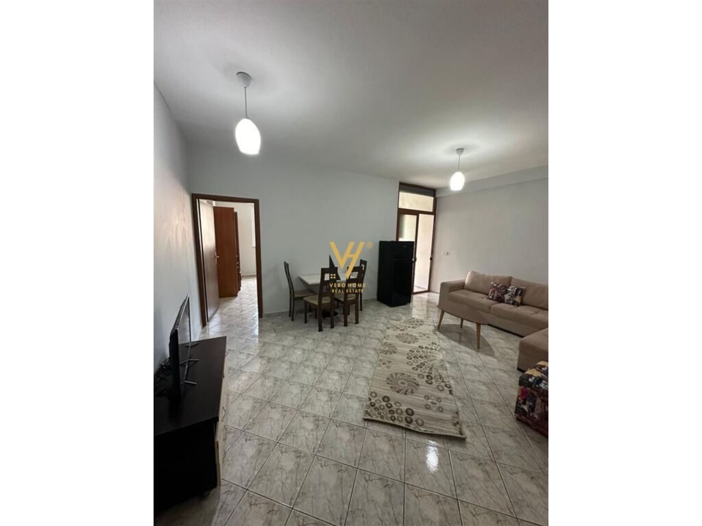 Shitet Apartament 1+1+ballkon prane Rrethrrotullimit te Shkozes 63 m2 2