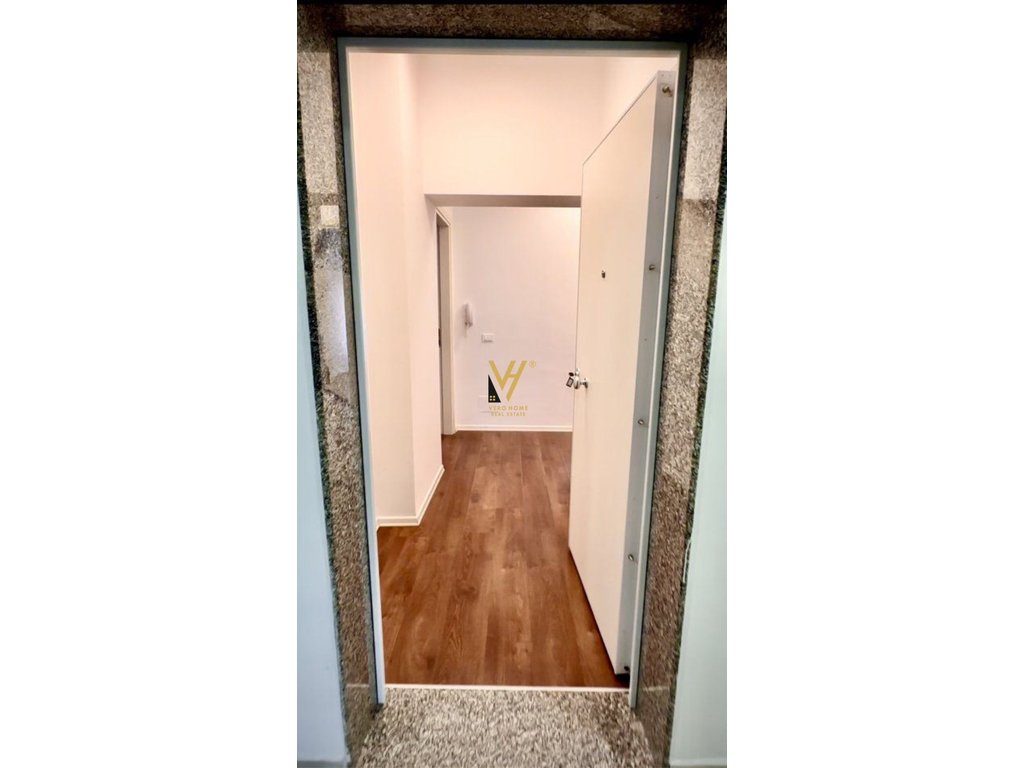 JEPET ZYRE ME QERA,KOMUNA E PARISIT,1.000 EURO 4