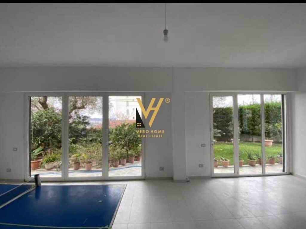 Jepet Vile dy Kateshe me qera te Vilat Gjermane 250 m2 3
