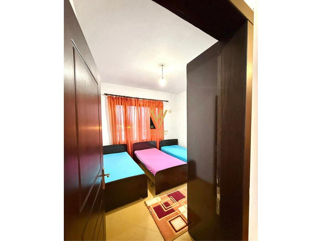 JEPET APARTAMENT 1+1 ME QIRA TE 21 DHJETORI 45.000 LEKE 4
