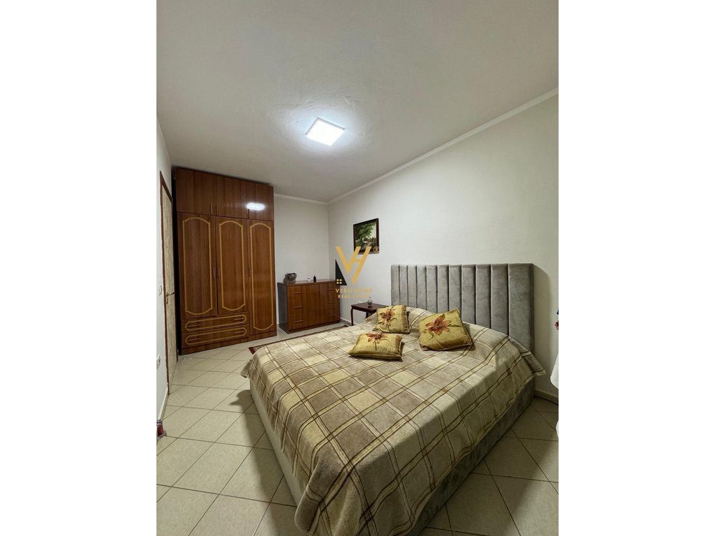 JEPET APARTAMENT 2+1+BLK ME QERA TE KRISTAL CENTER 65.000 LEKE 3