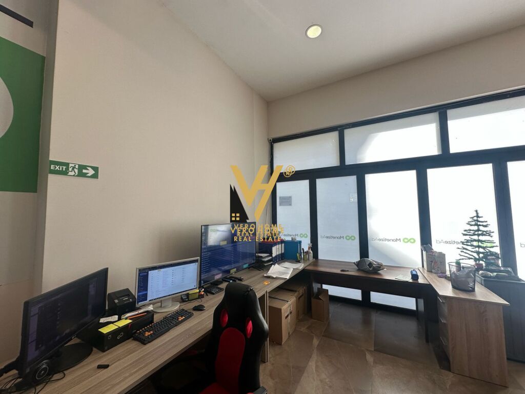 SHITET DYQAN 86 M2 TE 21 DHJETORI 215.000 EURO 2