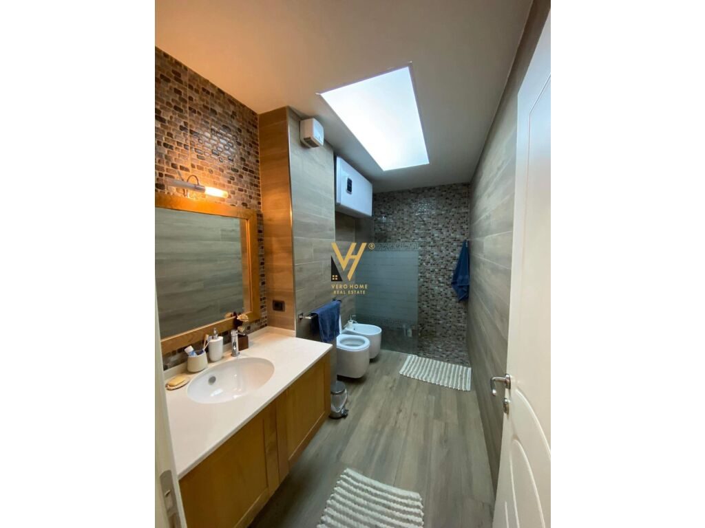 Jepet apartament 2+1+2 me qera te Rruga Xhanfize Keko 100 m2 4