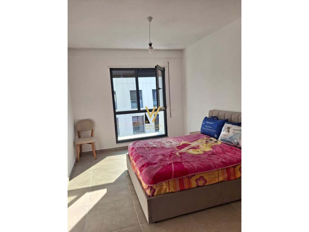 JEPET APARTAMENT 2+1+BLK ME QERA TE PORCELANI 650 EURO 2
